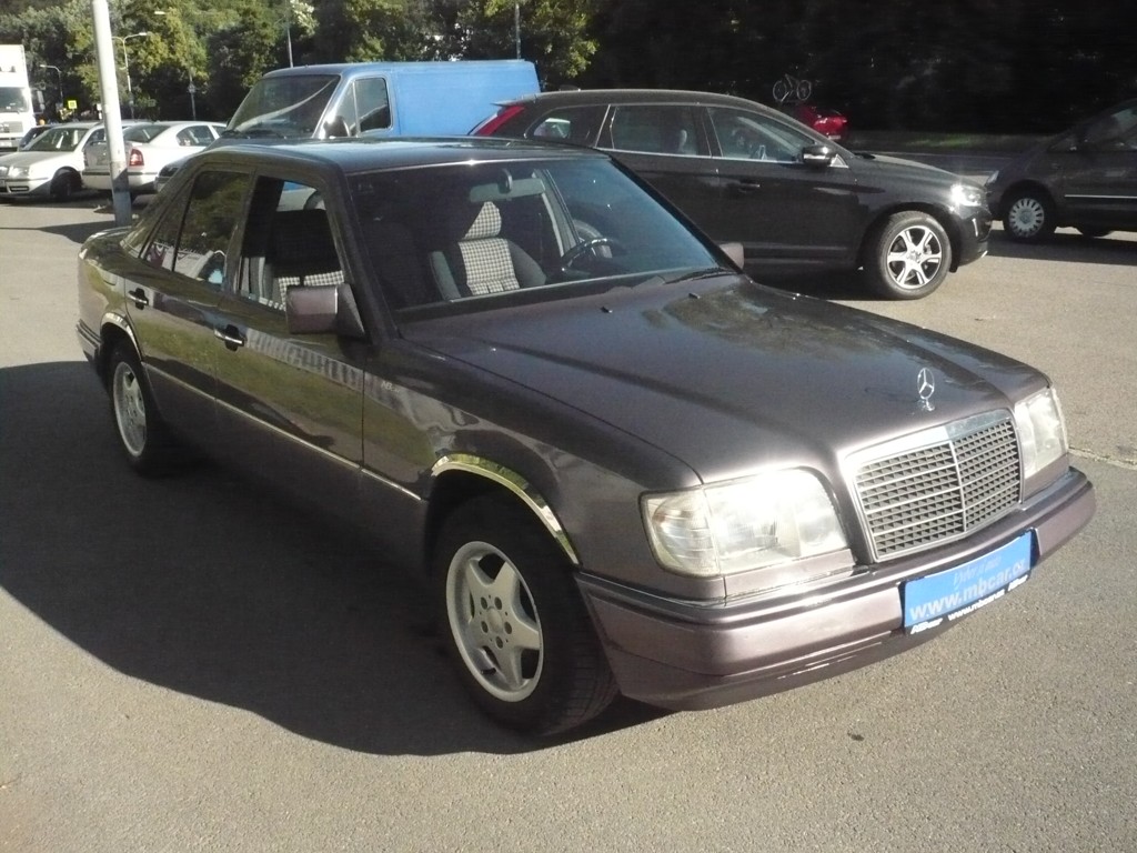 MERCEDES BENZ 124 D ATMOSFÉRA