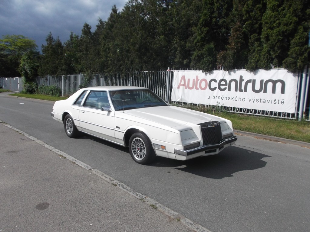 CHRYSLER IMPERIAL V8 AUTOMAT