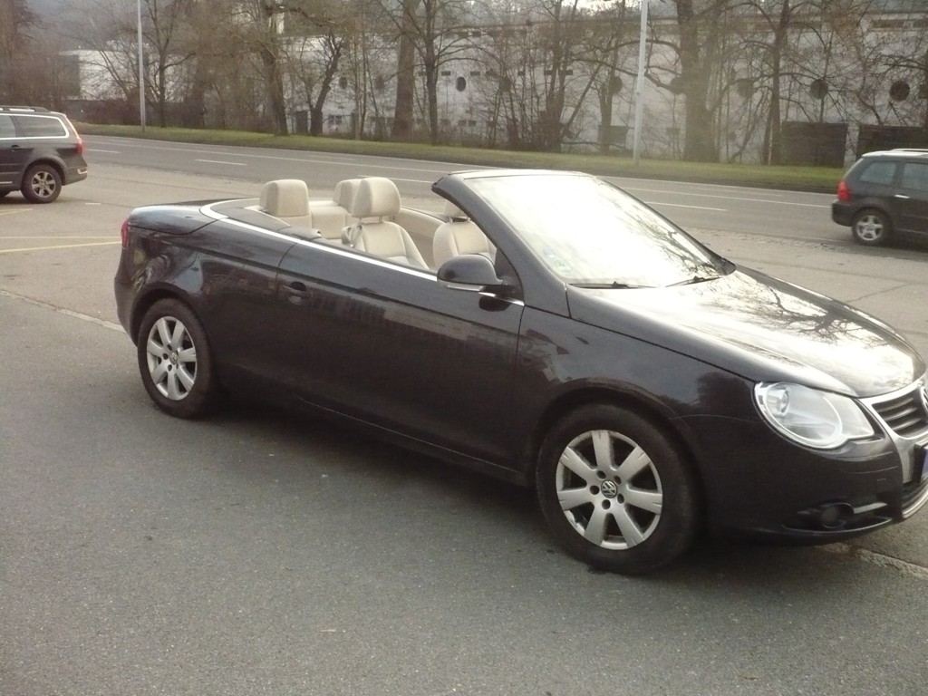 VOLKSWAGEN EOS 2.0 FSI CABRIO, NOVÁ STŘECHA ZÁRUKA,SERVISKA, 110kW