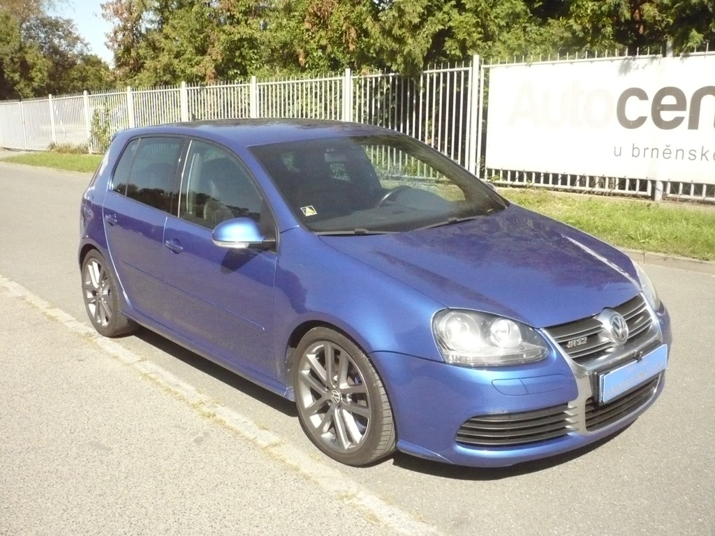VOLKSWAGEN GOLF R32 V6 DSG