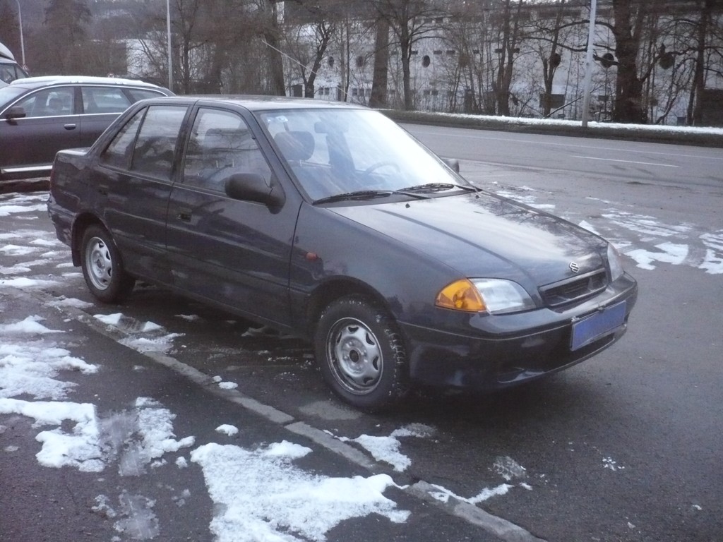 SUZUKI SWIFT 1.3 GLXI TOP STAV,ČR, 4400 KM