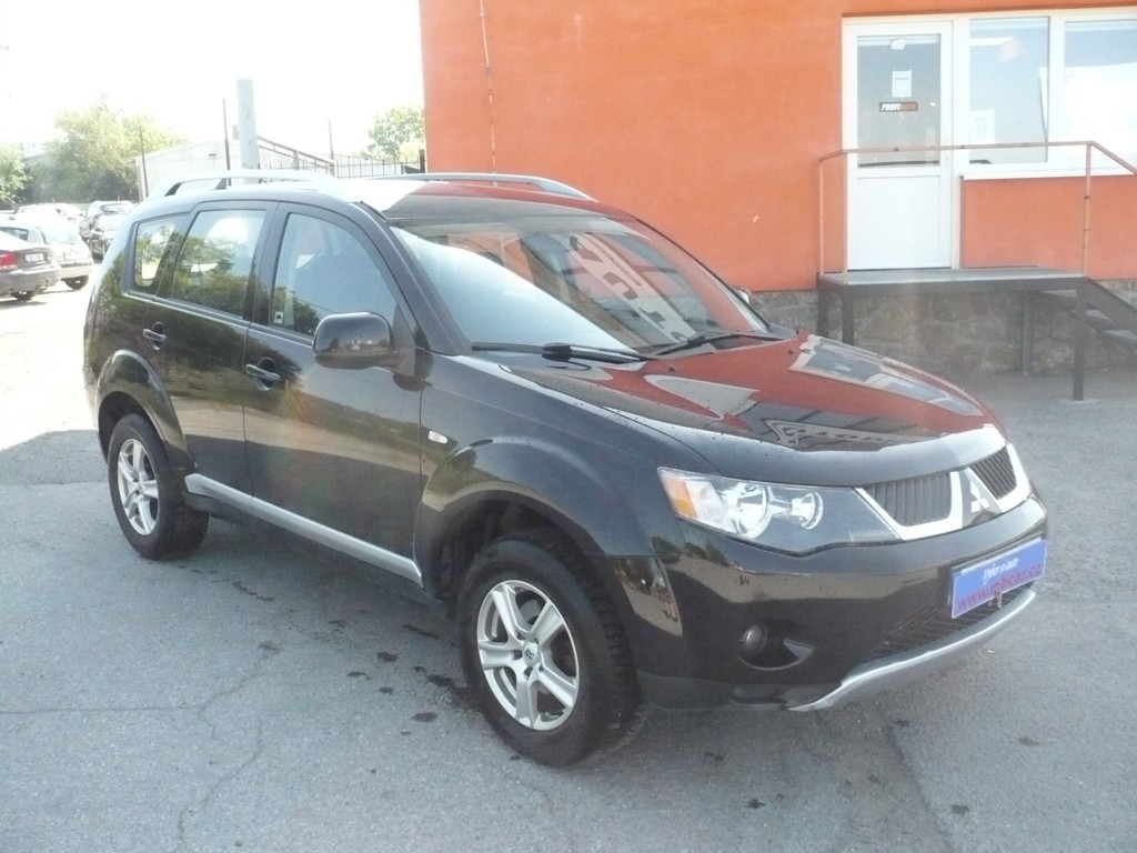 MITSUBISHI OUTLANDER 2.0 DI-D 4x4 1.MAJITEL, ČR,4x4, SERVISKA
