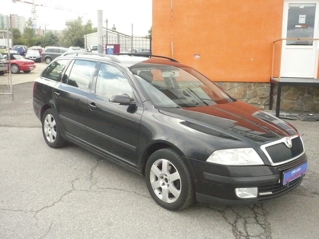 ŠKODA OCTAVIA COMBI 2.0 TDI 103kW MANUÁL, KLIMA, 10x AIRBAG
