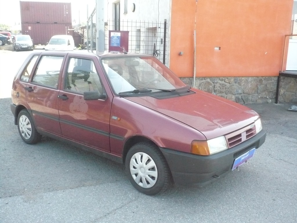 FIAT UNO 1.1 i.e. EKOLOGICKÁ DAŇ ZAPLACENA