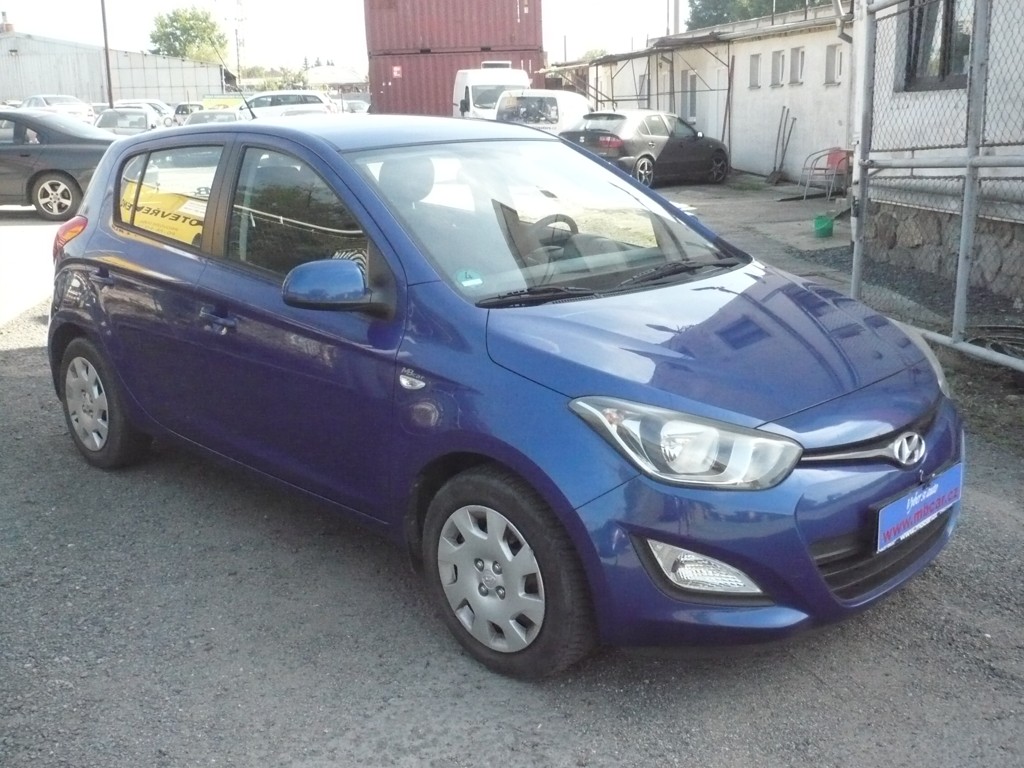 HYUNDAI i20 1.2 KLIMA,SERVISKA,1.MAJITEL,VYHŘ.SEDADLA