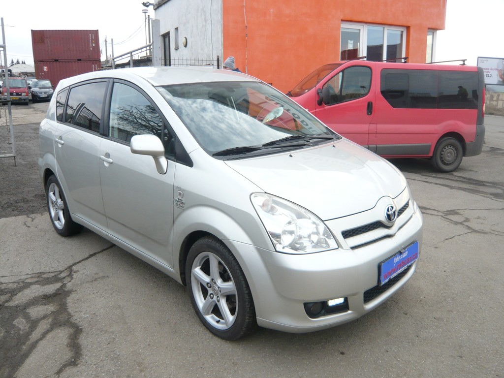 TOYOTA COROLLA VERSO 2.2 D-4D CAT 7 MÍST,AC,SERVISKA