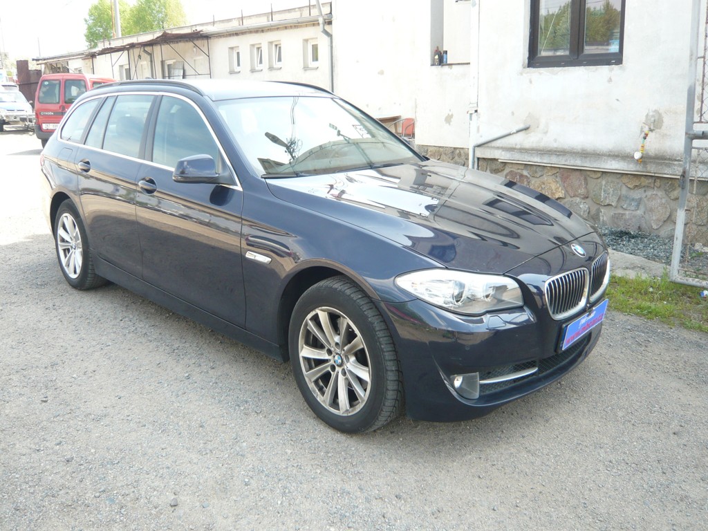 BMW 520 D COMBI  KŮŽE,NAVI,AUTOMAT,SERVISKA