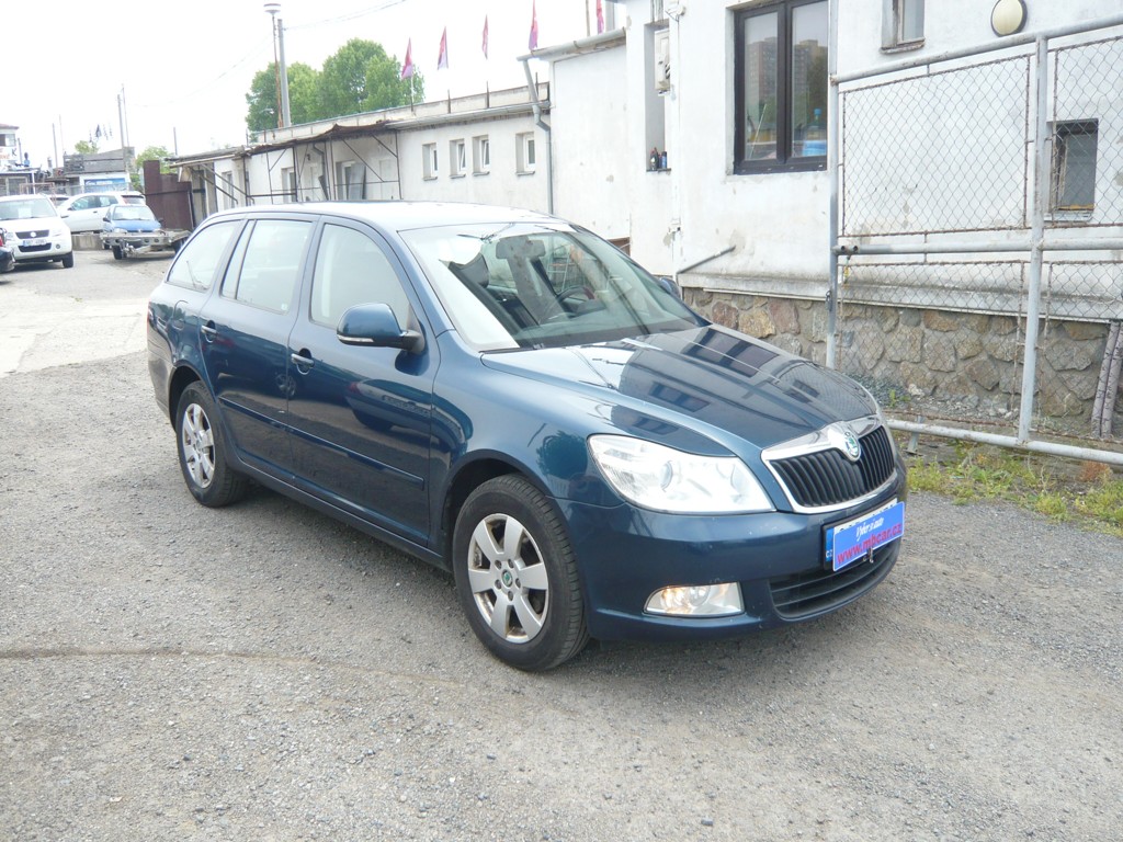ŠKODA OCTAVIA COMBI 1.6 TDI AMBIENTE ODPOČET DPH,ČR,1.MAJITEL,SERVISKA