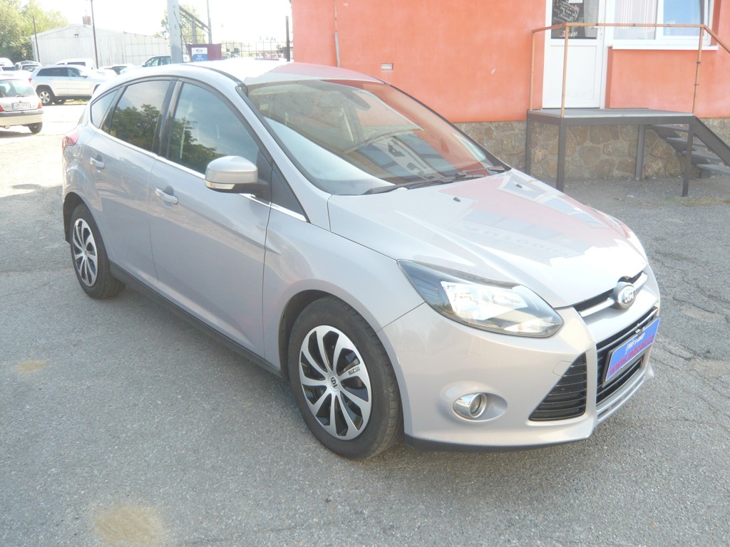 FORD FOCUS 1.6 TITANIUM ECOBOOST 110kW ČR,SERVISKA