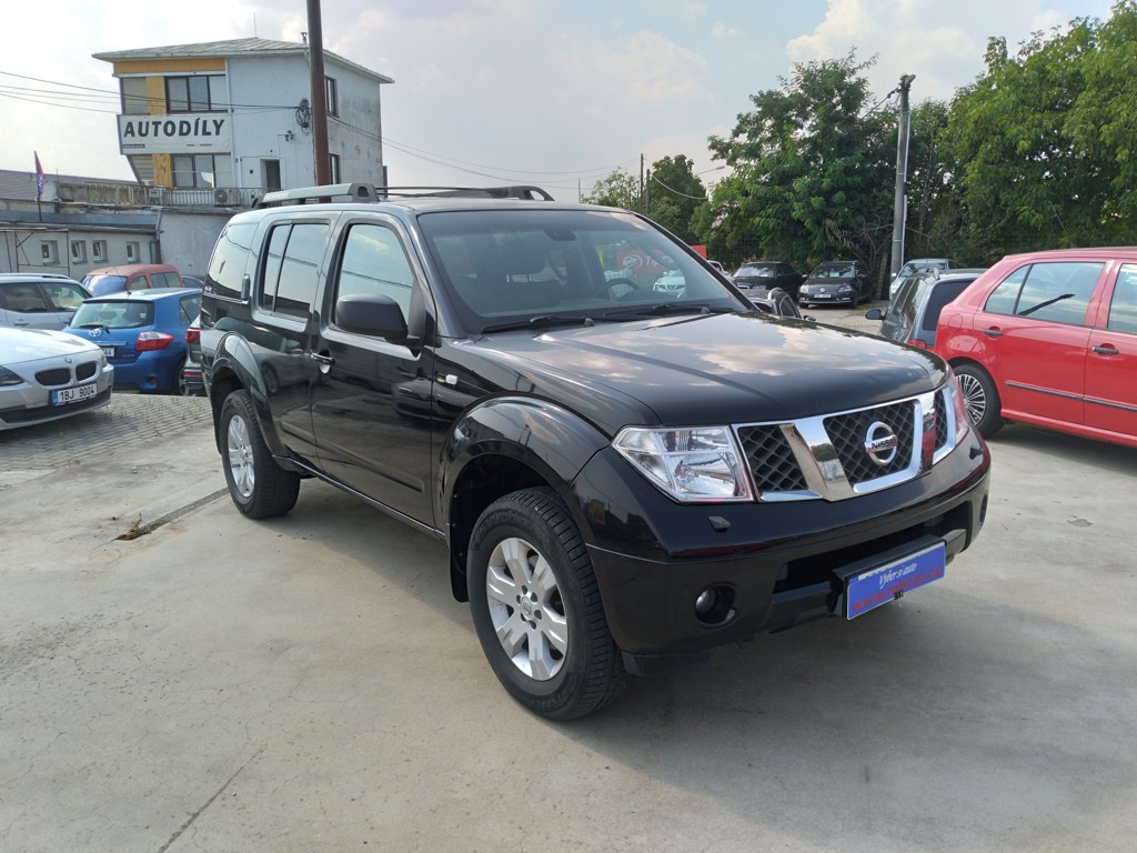 NISSAN PATHFINDER 2.5 dCi AUTOMAT, DVD, 7 MÍST, 4x4