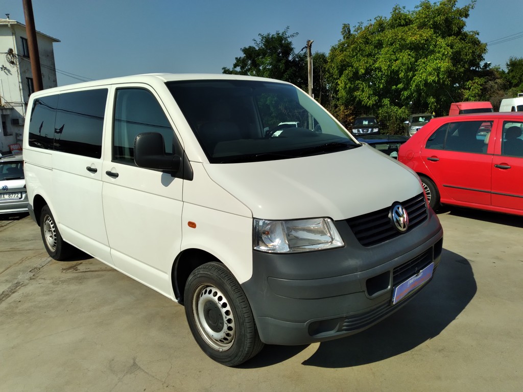 VOLKSWAGEN TRANSPORTER 2.5 TDI 96kW 9 MÍST