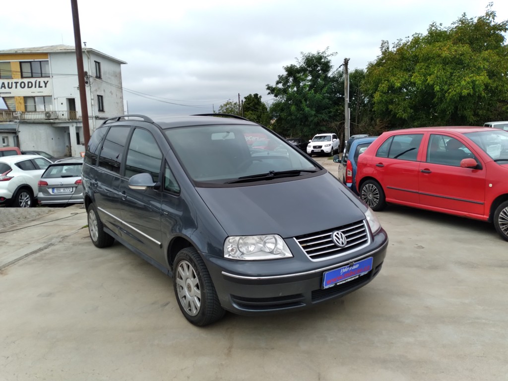 VOLKSWAGEN SHARAN 2.0 TDI 103kW SERVISKA, 7 MÍST, AC