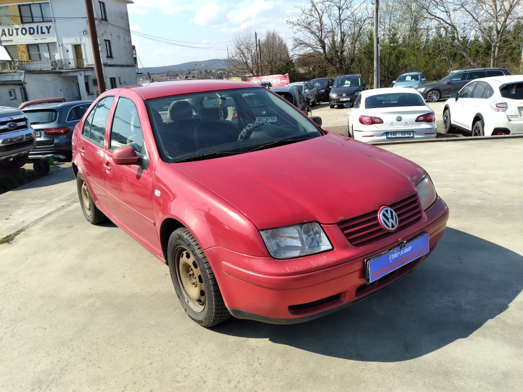 VOLKSWAGEN BORA 1.9 TDI 66kW 1.MAJITEL,ČR