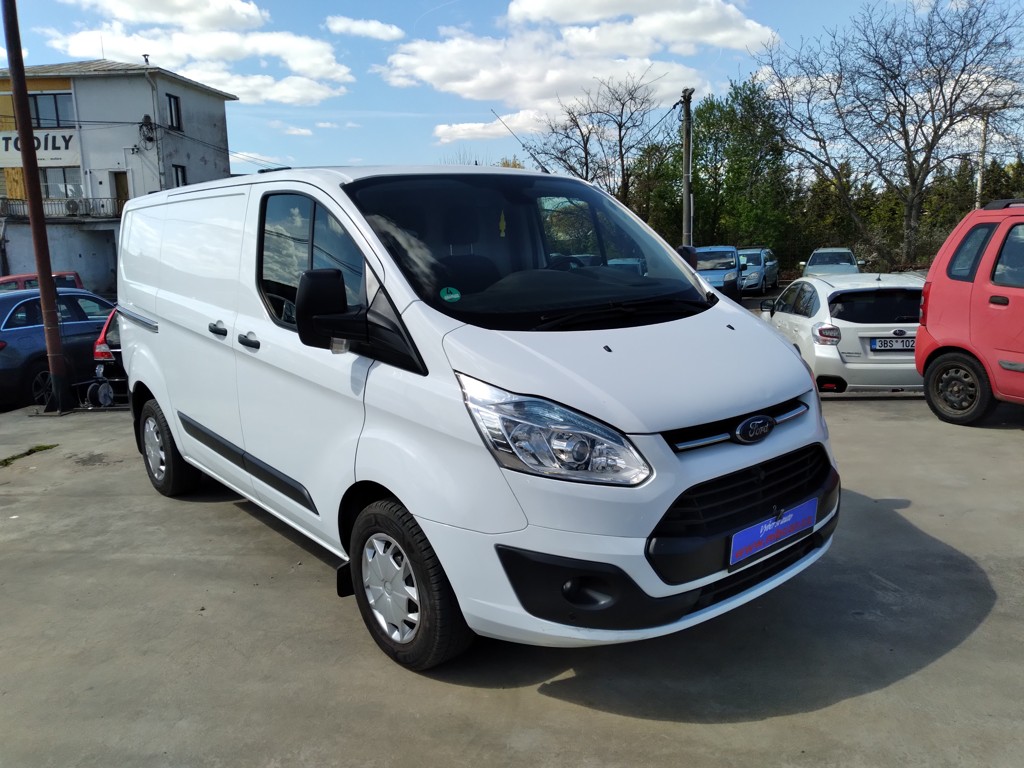 FORD TRANSIT CUSTOM 2.2 TDCI 1.MAJITEL,92kW,KLIMA,TAŽNÉ