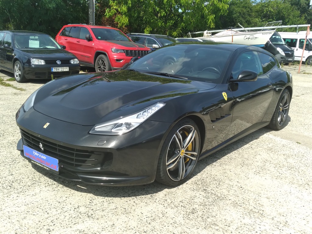 FERRARI GTC4 LUSSO V12